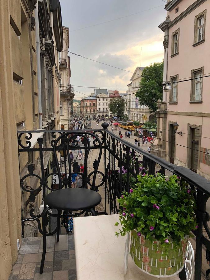 Lux Apartment Ruska Lviv Extérieur photo
